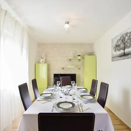 Willa Vrvilo- With Private Pool And Playground Brstanovo