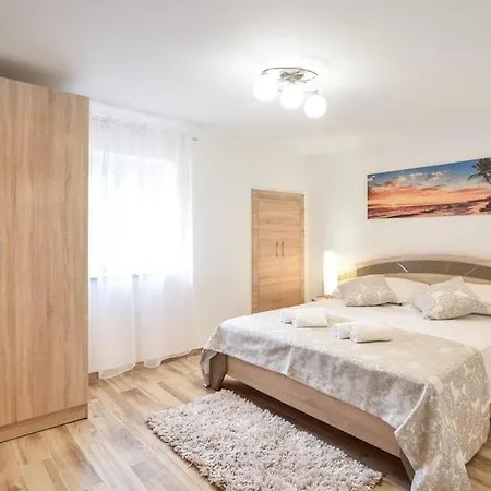 Vrvilo- With Private Pool And Playground Willa