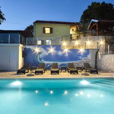 Vrvilo- With Private Pool And Playground Brstanovo