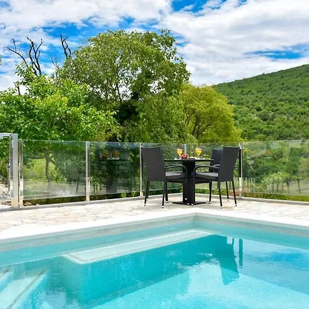 Vrvilo- With Private Pool And Playground *