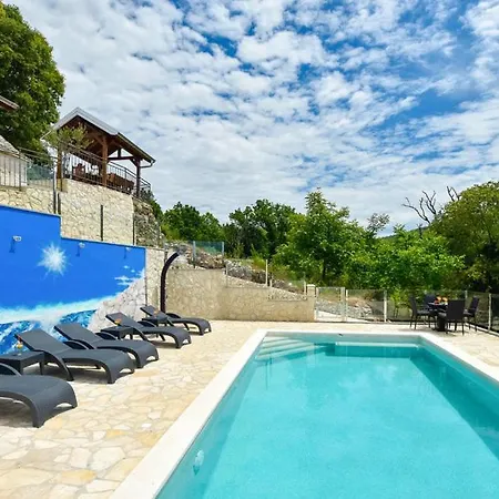 Vrvilo- With Private Pool And Playground *