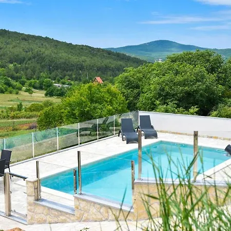 Willa Vrvilo- With Private Pool And Playground Brstanovo
