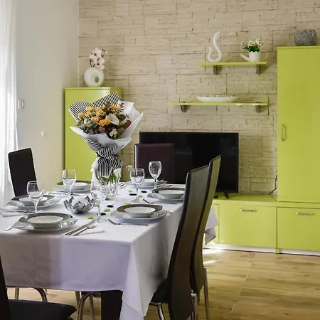 Vrvilo- With Private Pool And Playground Willa Brstanovo