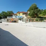 Vrvilo- With Private Pool And Playground * Brštanovo